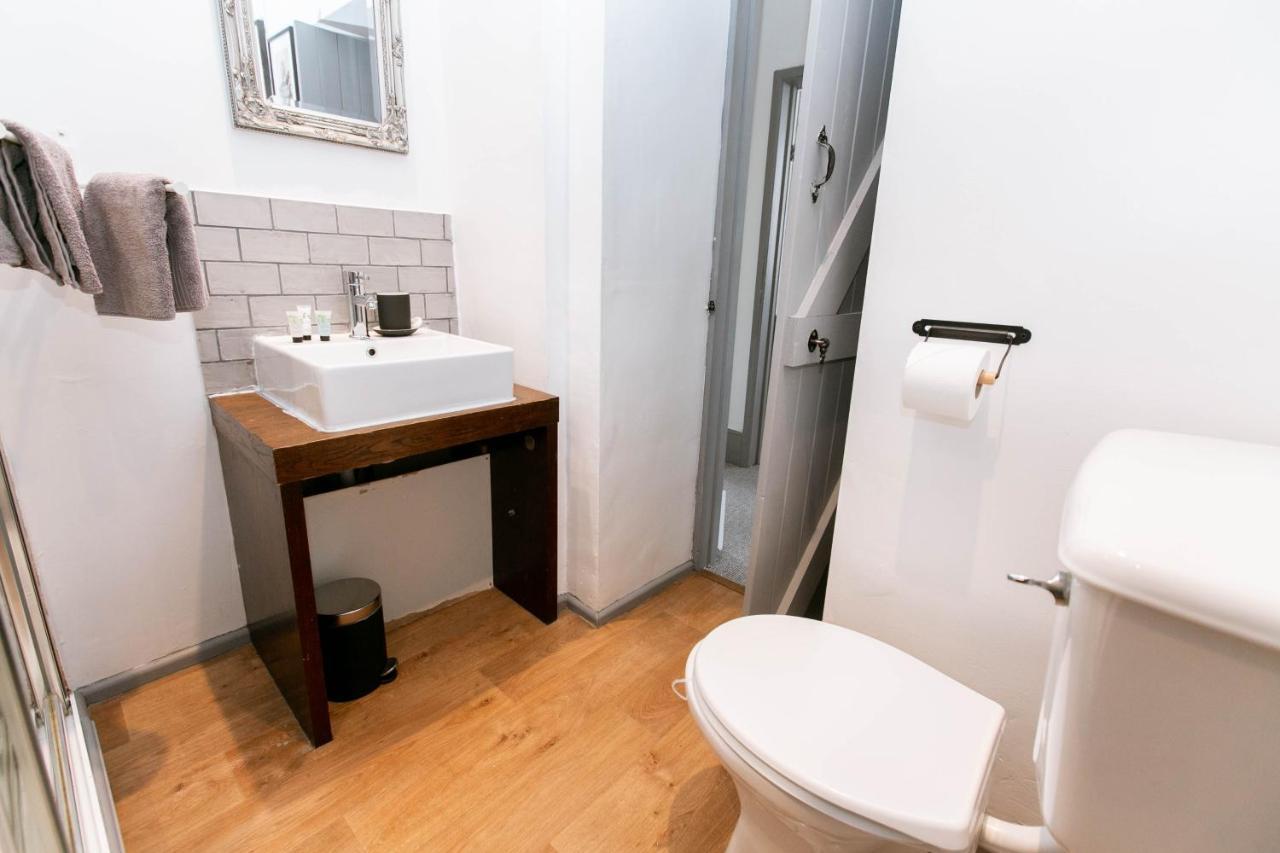 Peaceful Apartment - Dedicated Free Parking - Walk To Centre, Uni, Hosp - Business And Leisure - Contact For Long Stays エクセター エクステリア 写真